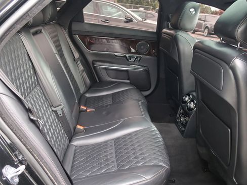 Used 2017 Jaguar XJ R-Sport image 23