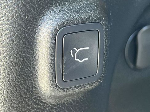 Used 2023 Jeep Cherokee Altitude Lux AWD/4WD image 33