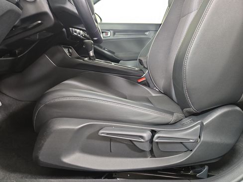 Used 2025 Honda Civic Sport image 30