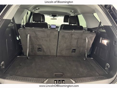 Used 2024 Ford Explorer XLT w/ Equipment Group 202A AWD/4WD image 14