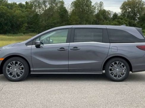 New 2026 Honda Odyssey Touring image 5