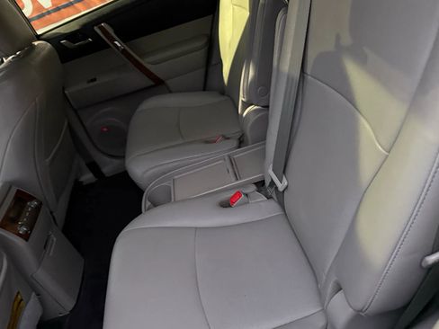 Used 2012 Toyota Highlander Limited image 15