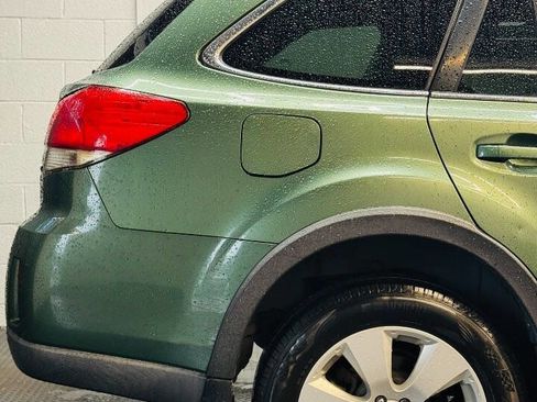 Used 2010 Subaru Outback 2.5i Premium image 5