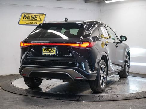 Used 2025 Lexus RX 350 FWD w/ Technology Package image 4