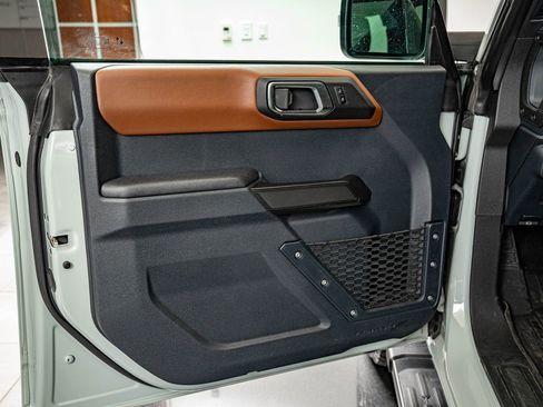 Used 2024 Ford Bronco Outer Banks AWD/4WD image 19