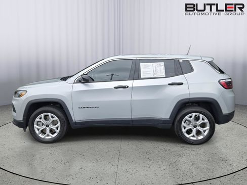 Used 2025 Jeep Compass Sport AWD/4WD image 8