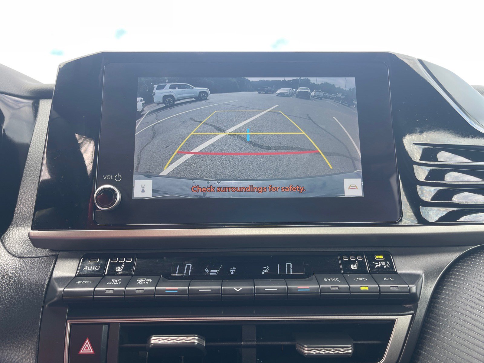 Used 2025 Toyota Camry SE w/ Convenience Package FWD image 6
