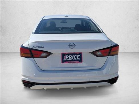 Used 2025 Nissan Altima 2.5 SV image 6