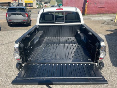 Used 2012 Toyota Tacoma 4x4 Double Cab w/ TRD Off-Road Pkg image 6
