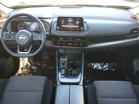 Used 2023 Nissan Rogue SV image 14