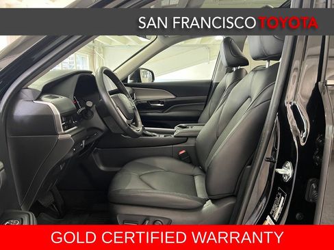 Certified 2024 Toyota Grand Highlander AWD image 12