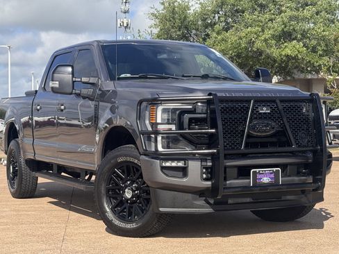 Used 2022 Ford F350 Lariat w/ Black Appearance Package AWD/4WD image 2