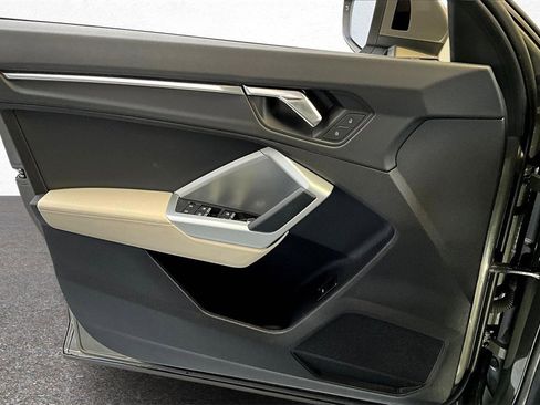 Used 2020 Audi Q3 2.0T Premium Plus w/ Premium Plus Package image 16