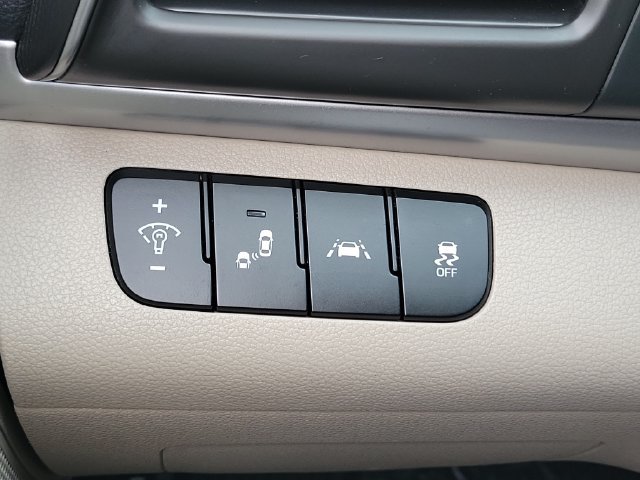 Used 2020 Hyundai Elantra SEL FWD image 18