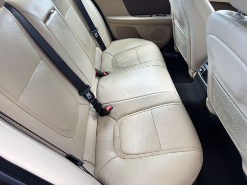 Used 2013 Jaguar XF RWD image 30