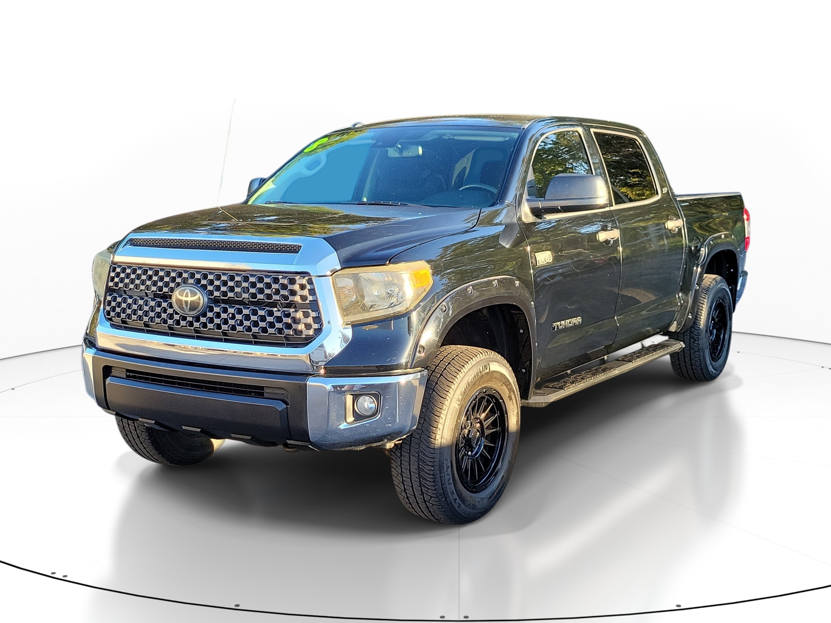 Used 2018 Toyota Tundra SR5 w/ SR5 Upgrade Package AWD/4WD image 5