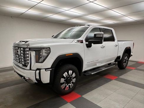 New 2026 GMC Sierra 2500 Denali w/ Denali Reserve Package image 3