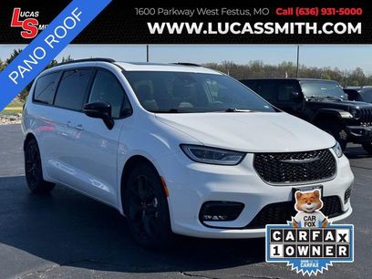 Used 2025 Chrysler Pacifica Limited