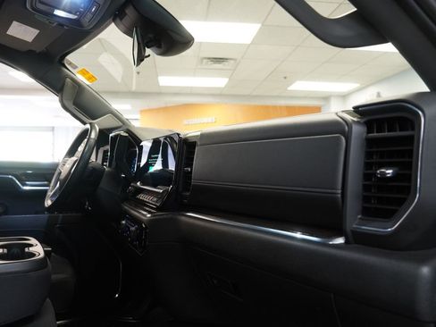 Used 2023 Chevrolet Silverado 1500 LT AWD/4WD image 28