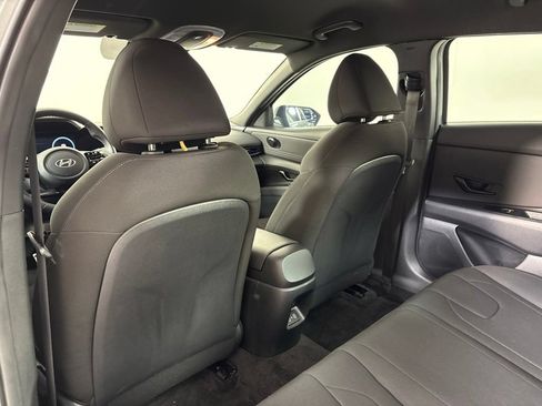 Certified 2025 Hyundai Elantra SEL FWD image 19