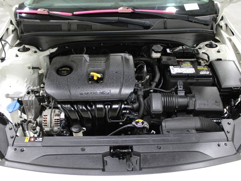 Used 2019 Kia Forte LXS image 40