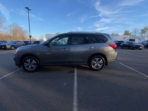 Used 2018 Nissan Pathfinder S image 10