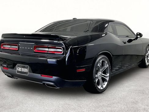 Used 2020 Dodge Challenger R/T RWD image 4
