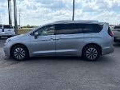 Used 2021 Chrysler Pacifica Touring-L w/ Premium & Safety Sphere Group