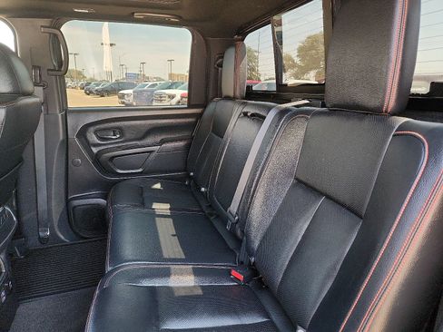 Used 2021 Nissan Titan PRO-4X w/ Pro-4x Convenience Package AWD/4WD image 10