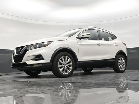 Used 2021 Nissan Rogue Sport SV FWD image 19