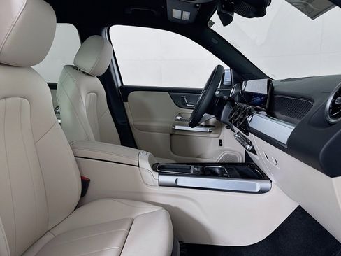 New 2026 Mercedes-Benz GLB 250 image 6