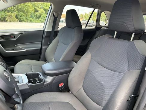 Used 2022 Toyota RAV4 LE AWD/4WD image 20