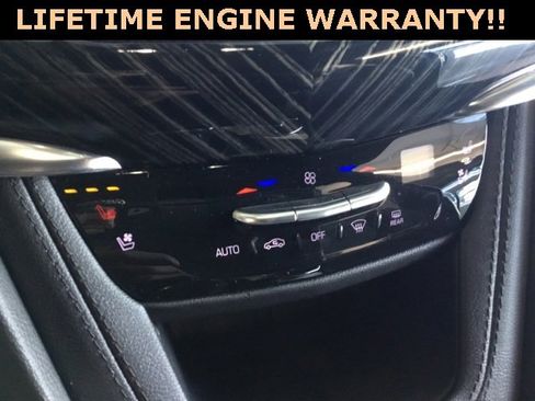 Used 2025 Cadillac XT6 Premium Luxury image 20