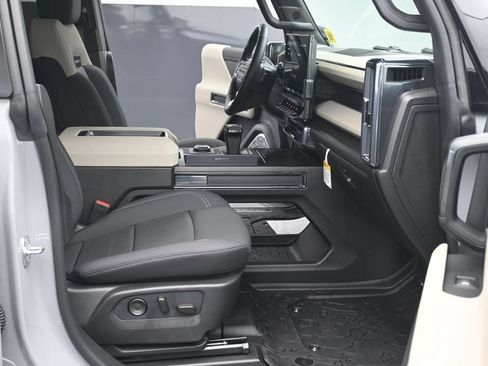 Certified 2026 GMC Hummer EV SUV AWD/4WD image 11