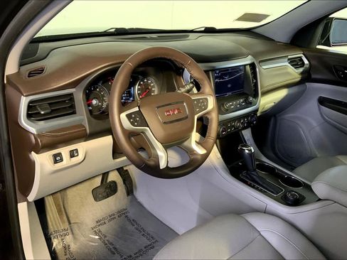 Used 2018 GMC Acadia SLT image 17