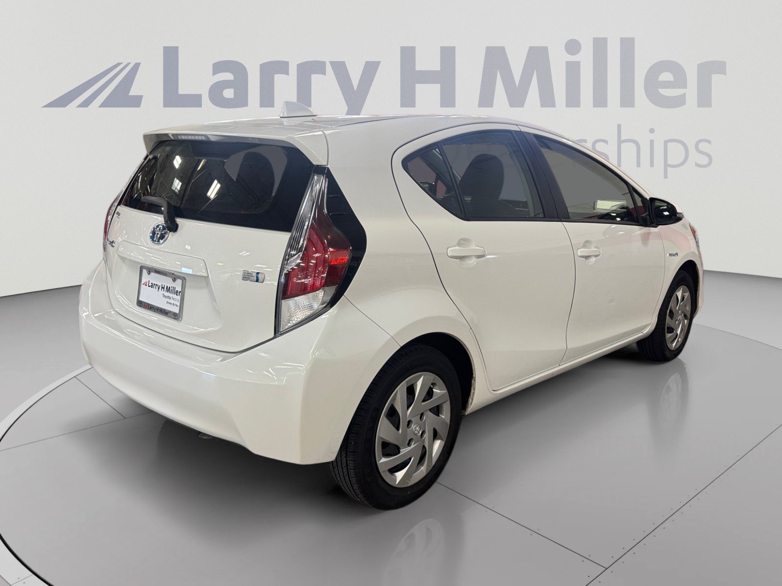 Used 2015 Toyota Prius C Three FWD image 5
