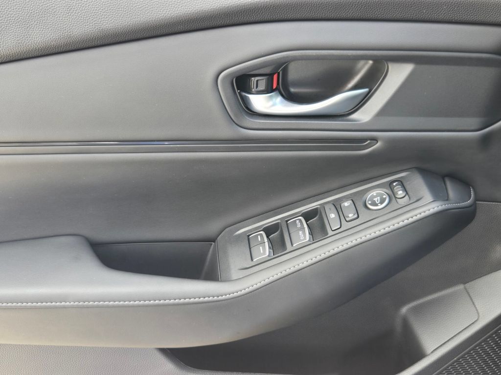 Used 2025 Honda Accord Sport image 29