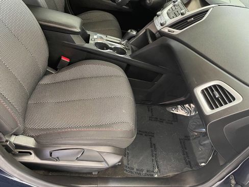 Used 2017 GMC Terrain SLE image 29