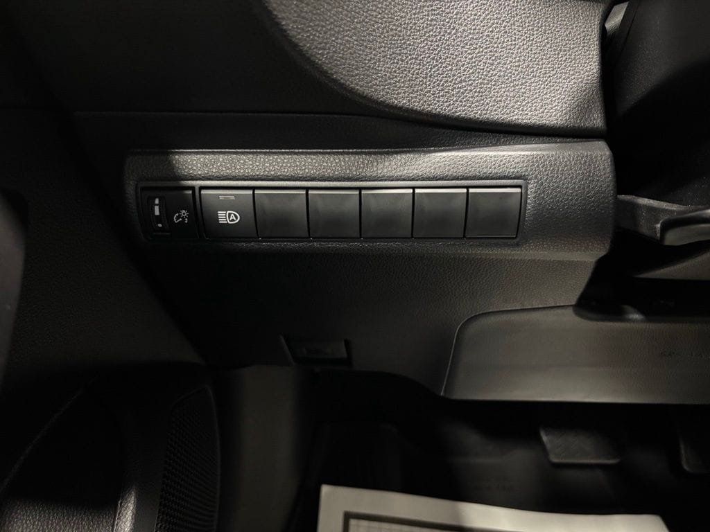 Used 2026 Toyota Corolla SE FWD image 17