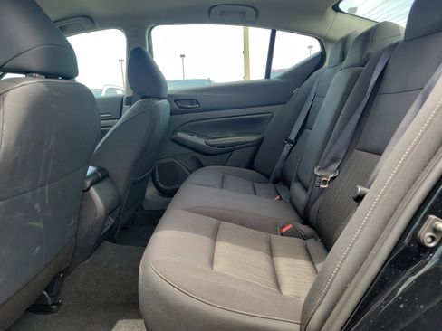 Used 2025 Nissan Altima 2.5 SV image 18