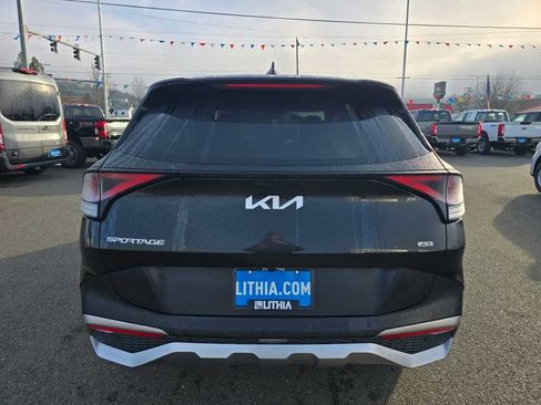 Used 2024 Kia Sportage LX image 4