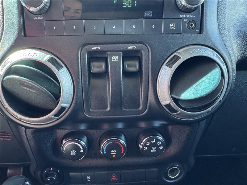 Used 2012 Jeep Wrangler Sport AWD/4WD image 17