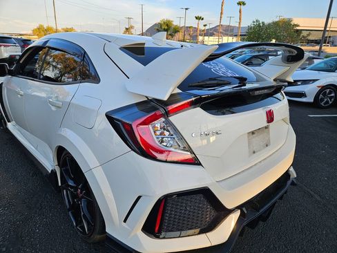 Used 2018 Honda Civic Type R image 7