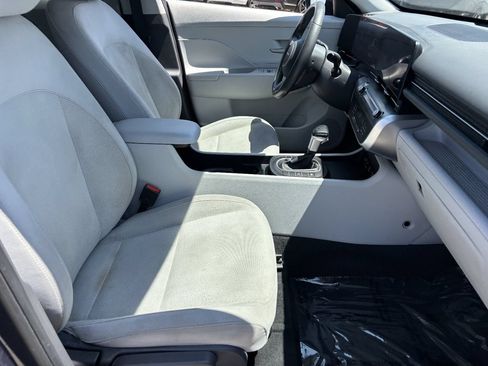 Used 2024 Hyundai Kona SEL FWD image 9