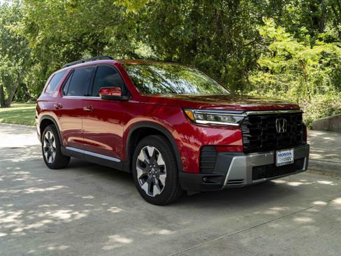 Used 2026 Honda Pilot Elite image 2