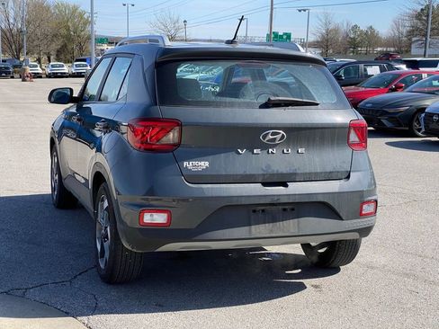 Used 2024 Hyundai Venue SEL image 5
