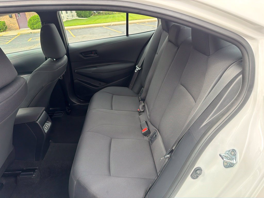 Used 2025 Toyota Corolla LE FWD image 17