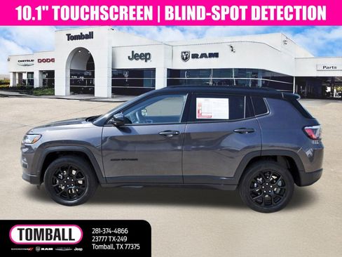 Used 2023 Jeep Compass Latitude AWD/4WD image 4