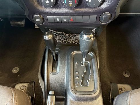 Used 2015 Jeep Wrangler Unlimited Sport AWD/4WD image 14