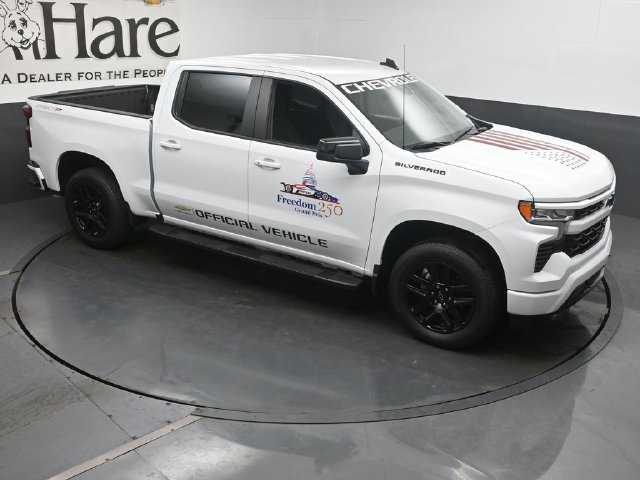 New 2026 Chevrolet Silverado 1500 RST w/ LPO, Dark Essentials Package AWD/4WD image 16